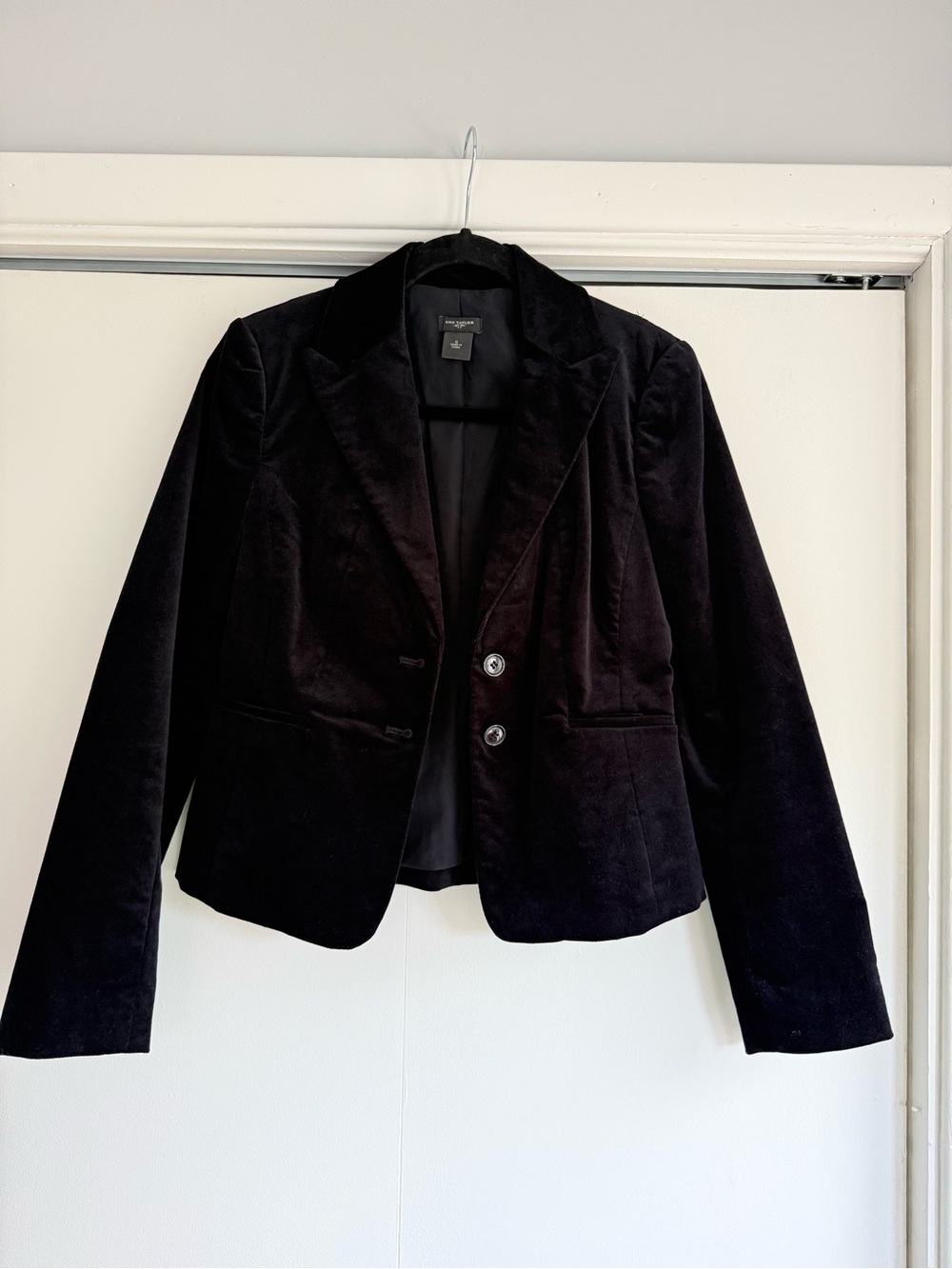 Ann Taylor Black Velvet Blazer Size 0 Two Button Lined